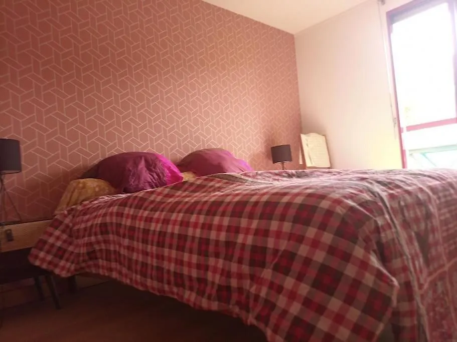 Appartement -- Le Refuge, à 50 mètres de la Gare -- à Grenoble France